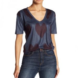 NWT GO COUTURE Digital Hearts V-Neck T-Shirt